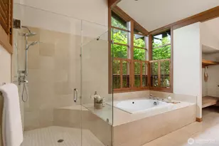 2420 82nd Ave NE, Medina, WA 98039 - Photo 18