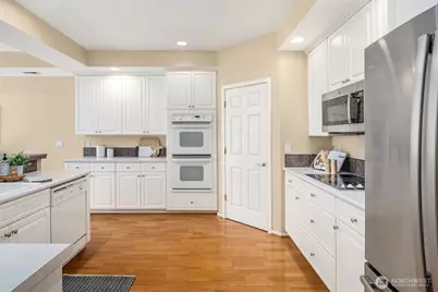 1805 134th Avenue SE #22, Bellevue, WA 98005 - Photo 4