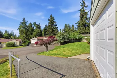 21225 96th Avenue W, Edmonds, WA 98020 - Photo 32