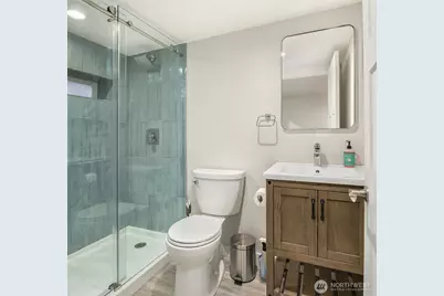 6411 Woodland Place N, Seattle, WA 98103 - Photo 22