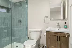 6411 Woodland Pl N, Seattle, WA 98103 - Photo 22