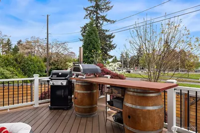 6411 Woodland Place N, Seattle, WA 98103 - Photo 18
