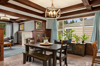 6411 Woodland Place N, Seattle, WA 98103 - Photo 6