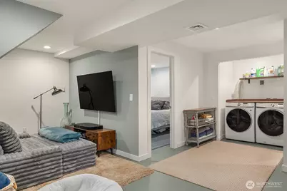 6411 Woodland Place N, Seattle, WA 98103 - Photo 20
