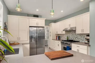 6411 Woodland Place N, Seattle, WA 98103 - Photo 10