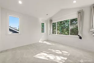 10215 135th Cir NE, Kirkland, WA 98033 - Photo 12