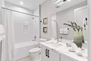 12608 NE 30th St, Bellevue, WA 98005 - Photo 32