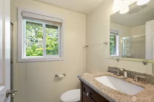 10435 SE 13th St, Bellevue, WA 98004 - Photo 28