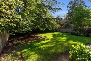 10435 SE 13th St, Bellevue, WA 98004 - Photo 8