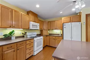 2020 Meadows Ln, Anacortes, WA 98221 - Photo 10