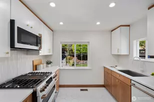 7508 30th Ave SW, Seattle, WA 98126 - Photo 8