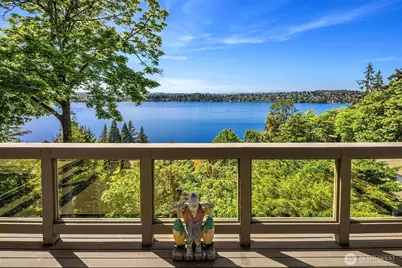 7447 W Mercer Way, Mercer Island, WA 98040 - Photo 20