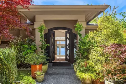 7447 W Mercer Way, Mercer Island, WA 98040 - Photo 2