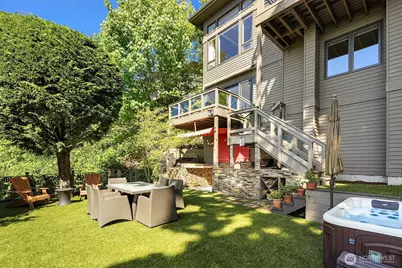 7447 W Mercer Way, Mercer Island, WA 98040 - Photo 34