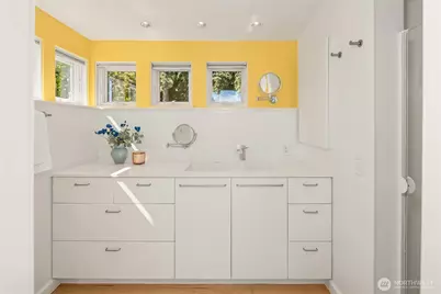 2466 Westlake Avenue N #19, Seattle, WA 98109 - Photo 18