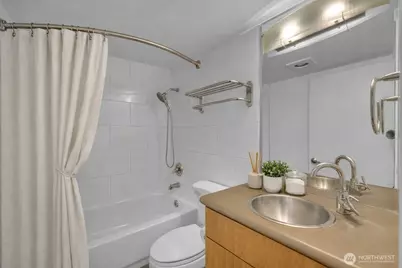 3401 Wallingford Avenue N #210, Seattle, WA 98103 - Photo 16
