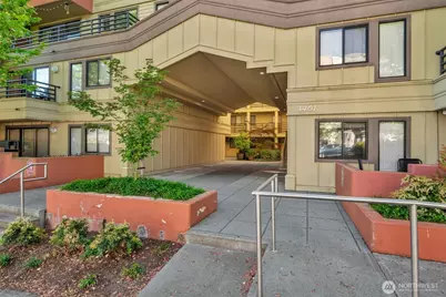 3401 Wallingford Avenue N #210, Seattle, WA 98103 - Photo 2