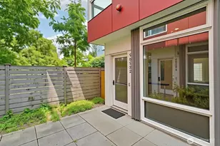 9032 14th Ave NW, Seattle, WA 98117 - Photo 2