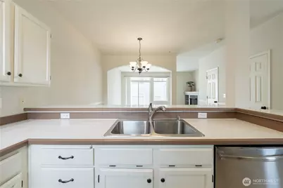 5400 Harbour Pointe Boulevard #J202, Mukilteo, WA 98275 - Photo 2