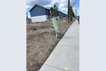 380 N Apple Avenue NE, Royal City, WA 99357 - Photo 12
