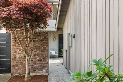 130 141st Place NE, Bellevue, WA 98007 - Photo 2