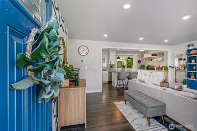 3713 S Burns Street, Seattle, WA 98118 - Photo 2