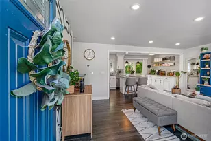3713 S Burns St, Seattle, WA 98118 - Photo 2