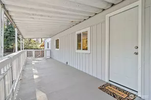 11410 205th Ave E, Bonney Lake, WA 98391 - Photo 2