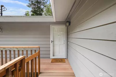 6031 88th Street SW, Mukilteo, WA 98275 - Photo 2