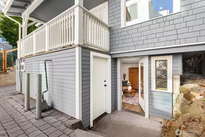 2423 3rd Avenue W, Seattle, WA 98119 - Photo 2