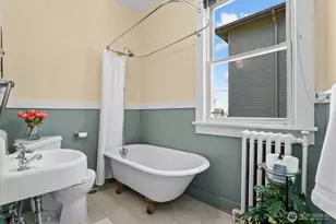 920 4th Ave N, Seattle, WA 98109 - Photo 18