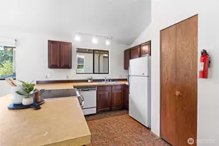 30 Parkview Cir, Bellingham, WA 98229 - Photo 4