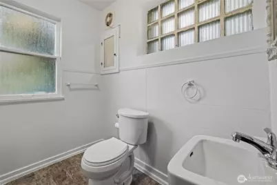 3915 S Brandon St, Seattle, WA 98118 - Photo 12