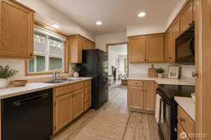 4864 N Village Ln, Bellingham, WA 98226 - Photo 10