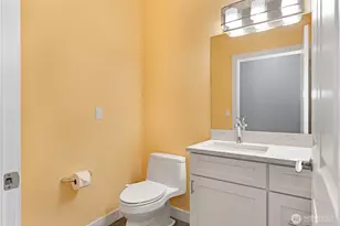 1253 Beach Dr E, Port Orchard, WA 98366 - Photo 28