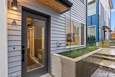 2521 29th Avenue S #D, Seattle, WA 98144 - Photo 2