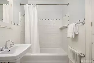 1902 Bigelow Ave N, Seattle, WA 98109 - Photo 14