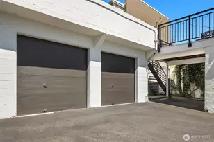 1902 Bigelow Ave N, Seattle, WA 98109 - Photo 20