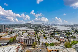 4540 8th Ave NE, Seattle, WA 98105 - Photo 2