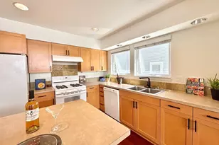 6719 35th Pl S, Seattle, WA 98118 - Photo 8