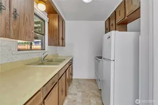 9013 11th Ave SW, Seattle, WA 98106 - Photo 10