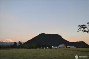 438 Riley Ct E, Enumclaw, WA 98022 - Photo 4