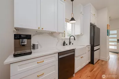 351 17th Avenue E, Seattle, WA 98112 - Photo 8