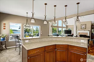 2390 SW Freund St, Oak Harbor, WA 98277 - Photo 10