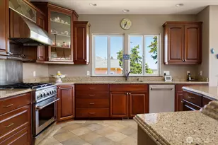 2390 SW Freund St, Oak Harbor, WA 98277 - Photo 8