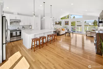 7827 S 114th Street, Seattle, WA 98178 - Photo 2
