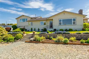 1119 Longview Ave, Anacortes, WA 98221 - Photo 2