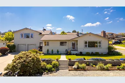 1119 Longview Avenue, Anacortes, WA 98221 - Photo 1