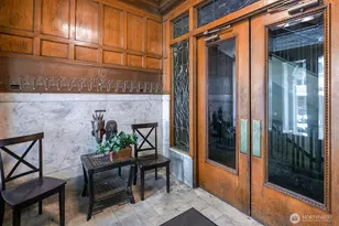 7 Harrison St, Seattle, WA 98109 - Photo 2