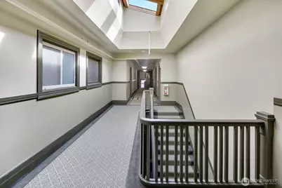7 Harrison Street #39, Seattle, WA 98109 - Photo 4